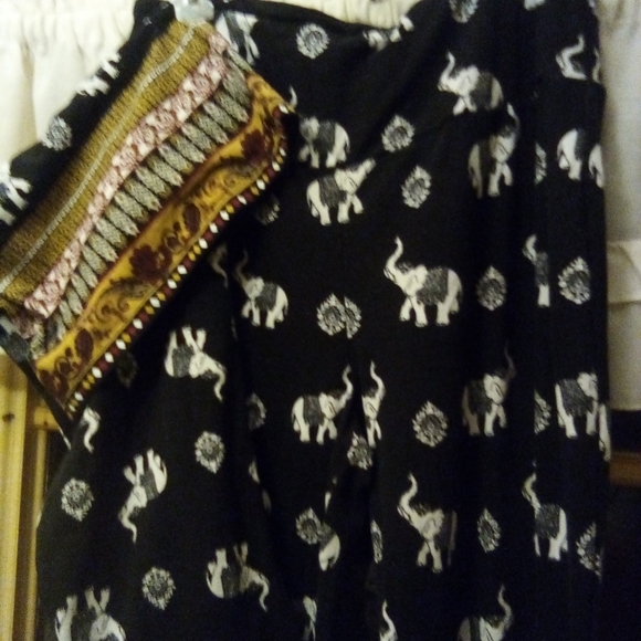 Mom/Baby safari wear!! Women's pants & baby robe both elephant & zebra cover-up - Picture 8 of 9